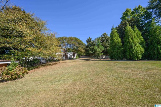 2423 VESTAVIA DRIVE, Vestavia Hills, AL 35216