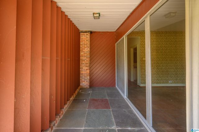 2423 VESTAVIA DRIVE, Vestavia Hills, AL 35216