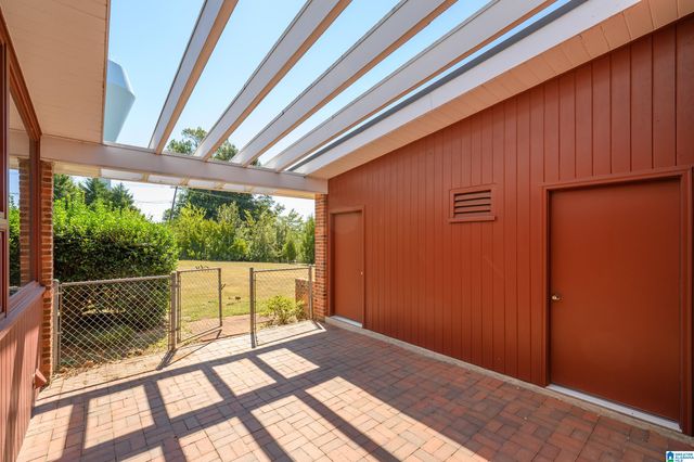 2423 VESTAVIA DRIVE, Vestavia Hills, AL 35216