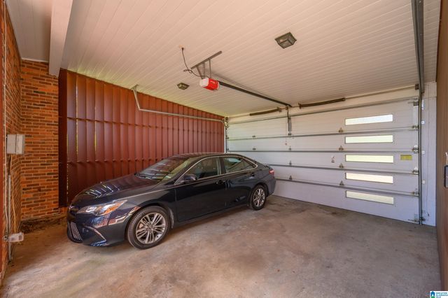 2423 VESTAVIA DRIVE, Vestavia Hills, AL 35216