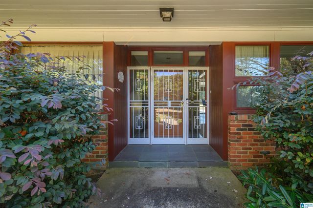 2423 VESTAVIA DRIVE, Vestavia Hills, AL 35216