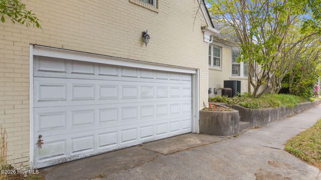 1608 E 5th Street, Greenville, NC 27858