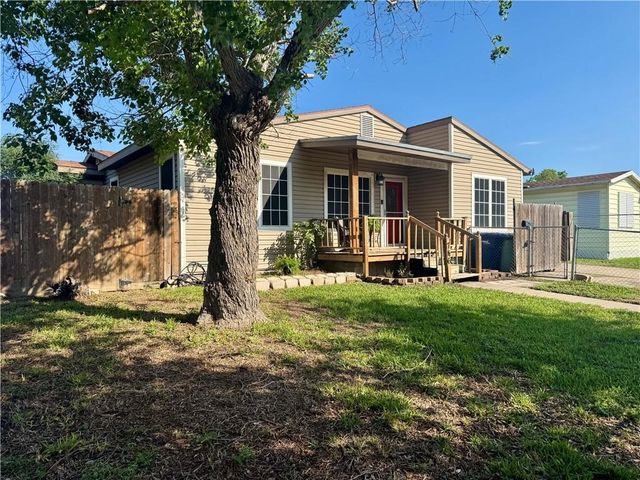 746 Lansdown Dr, Corpus Christi, TX 78412