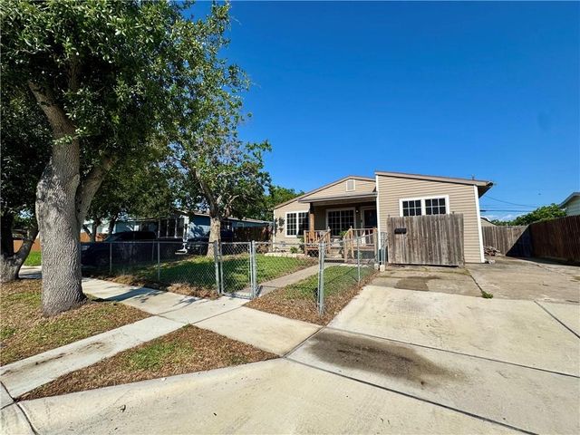 746 Lansdown Dr, Corpus Christi, TX 78412