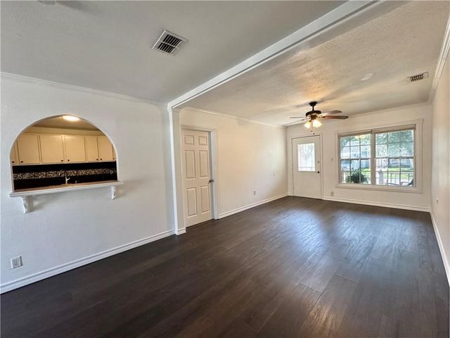 746 Lansdown Dr, Corpus Christi, TX 78412