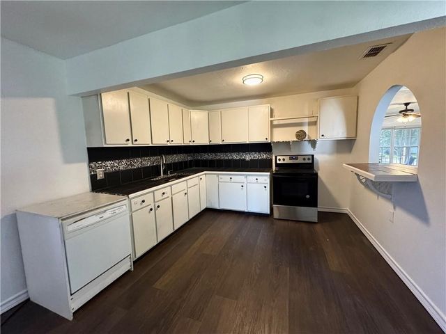 746 Lansdown Dr, Corpus Christi, TX 78412