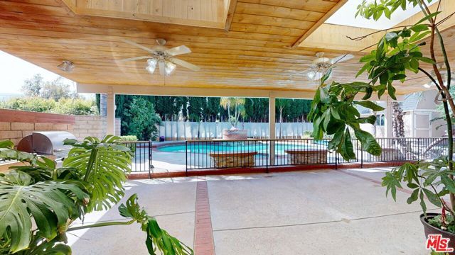 7814 Woodhall Avenue, Canoga Park (los Angeles), CA 91304