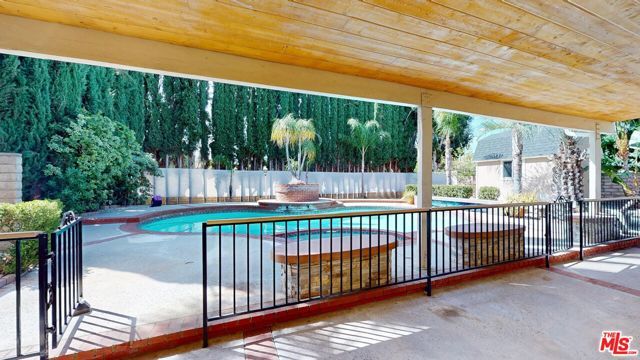 7814 Woodhall Avenue, Canoga Park (los Angeles), CA 91304
