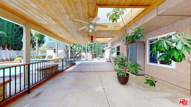 7814 Woodhall Avenue, Canoga Park (los Angeles), CA 91304
