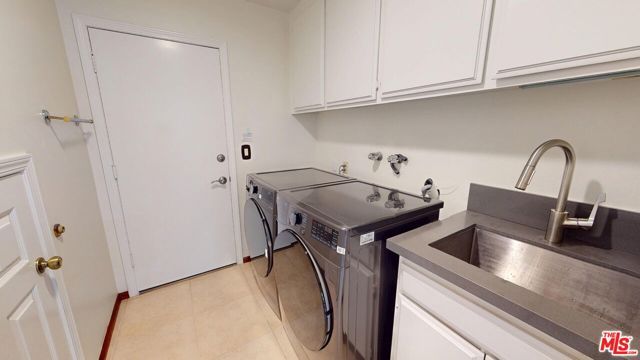 7814 Woodhall Avenue, Canoga Park (los Angeles), CA 91304