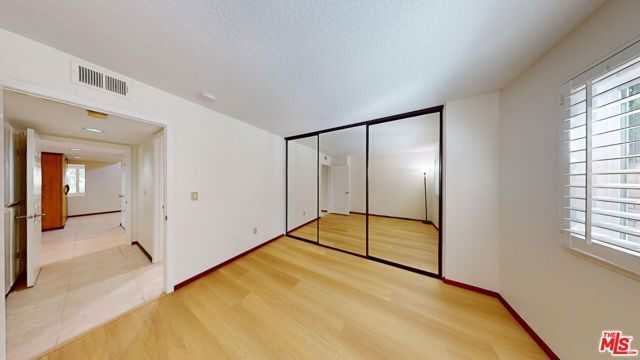 7814 Woodhall Avenue, Canoga Park (los Angeles), CA 91304
