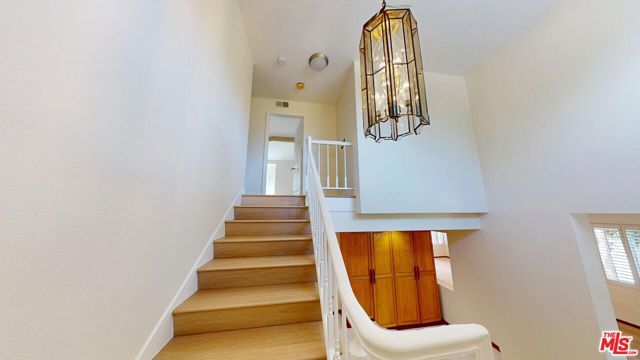 7814 Woodhall Avenue, Canoga Park (los Angeles), CA 91304