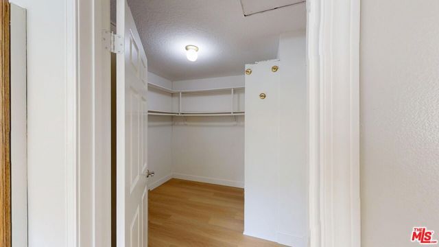 7814 Woodhall Avenue, Canoga Park (los Angeles), CA 91304