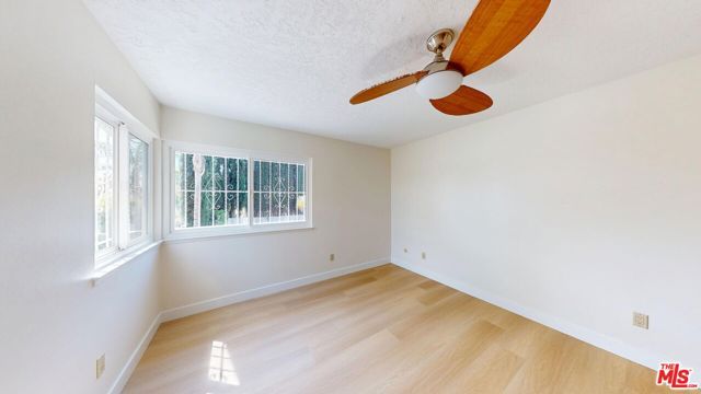 7814 Woodhall Avenue, Canoga Park (los Angeles), CA 91304