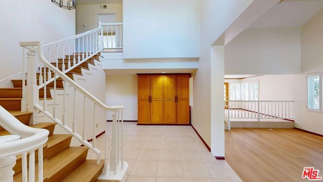 7814 Woodhall Avenue, Canoga Park (los Angeles), CA 91304