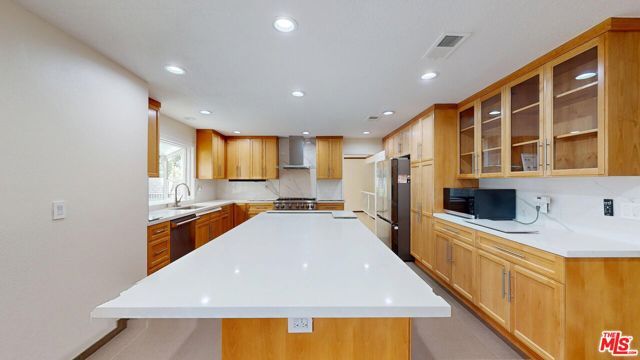 7814 Woodhall Avenue, Canoga Park (los Angeles), CA 91304