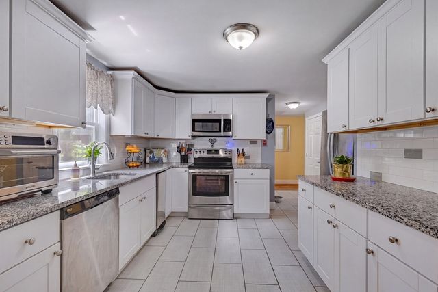 15 Melissa Ave, Mashpee, MA 02649