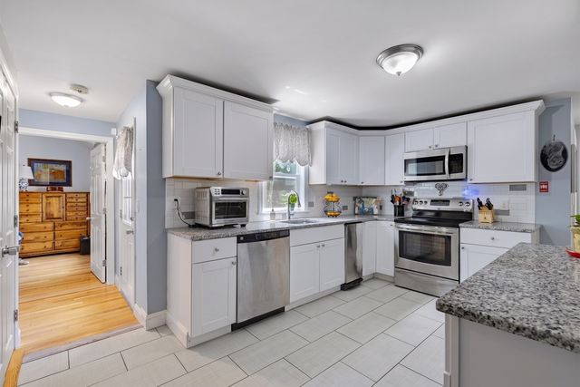 15 Melissa Ave, Mashpee, MA 02649