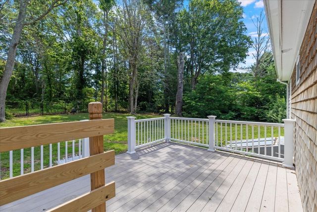 15 Melissa Ave, Mashpee, MA 02649