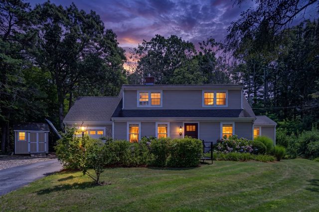 15 Melissa Ave, Mashpee, MA 02649