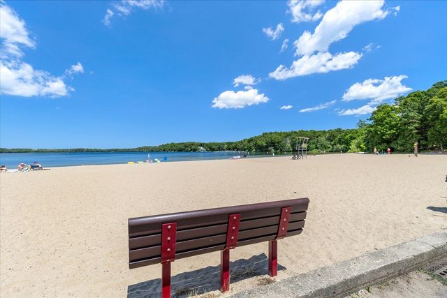 15 Melissa Ave, Mashpee, MA 02649