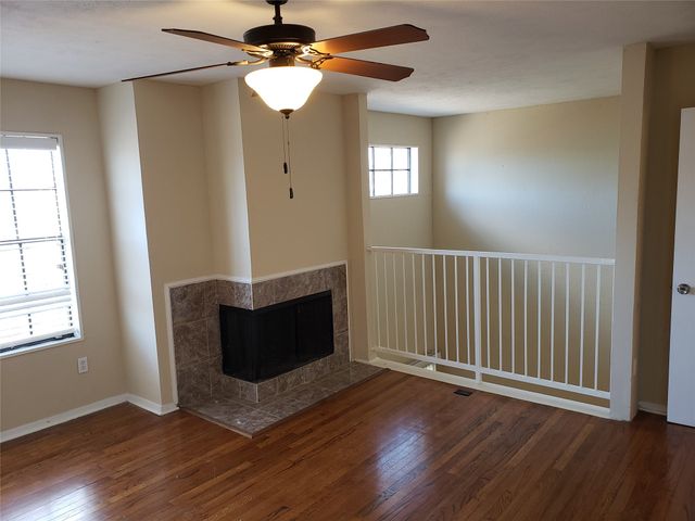 5757 MARTEL Avenue B10, Dallas, TX 75206