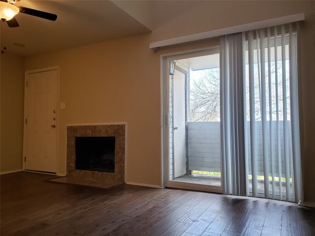5757 MARTEL Avenue B10, Dallas, TX 75206
