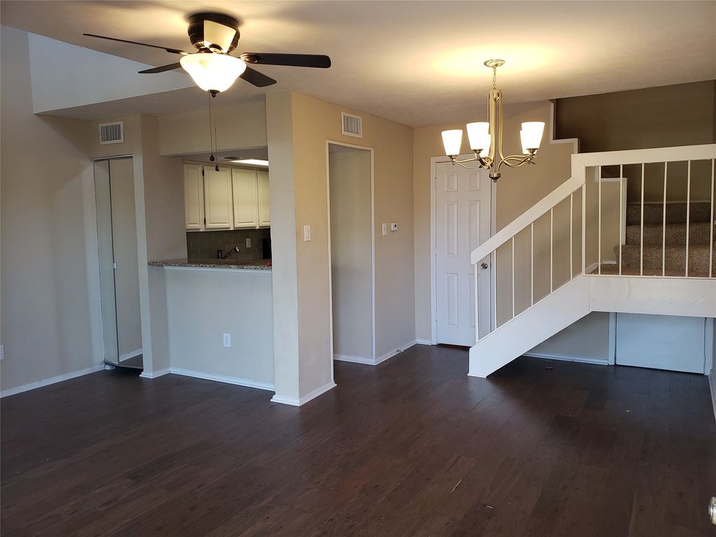 5757 MARTEL Avenue B10, Dallas, TX 75206