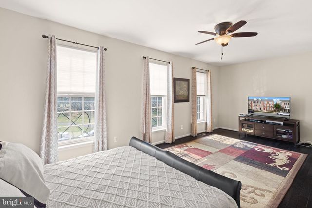 42496 LEGACY PARK DR, Brambleton, VA 20148