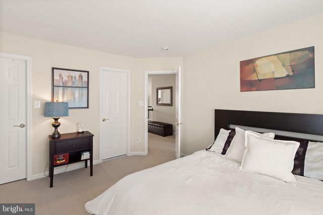 42496 LEGACY PARK DR, Brambleton, VA 20148