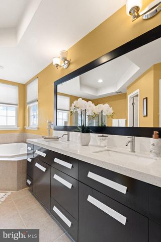 42496 LEGACY PARK DR, Brambleton, VA 20148