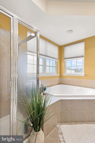 42496 LEGACY PARK DR, Brambleton, VA 20148