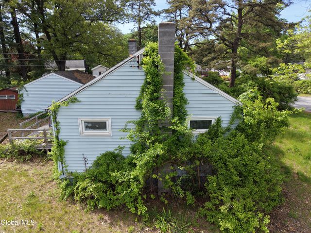 18 Park Drive, South Glens Falls, NY 12803