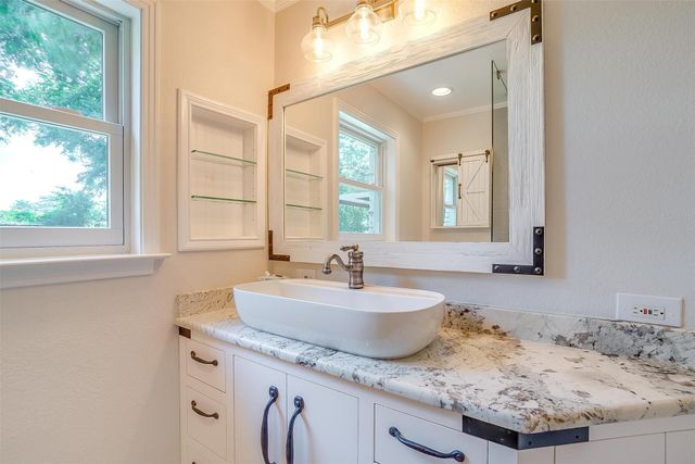 612 W Bluff, Granbury, TX 76048