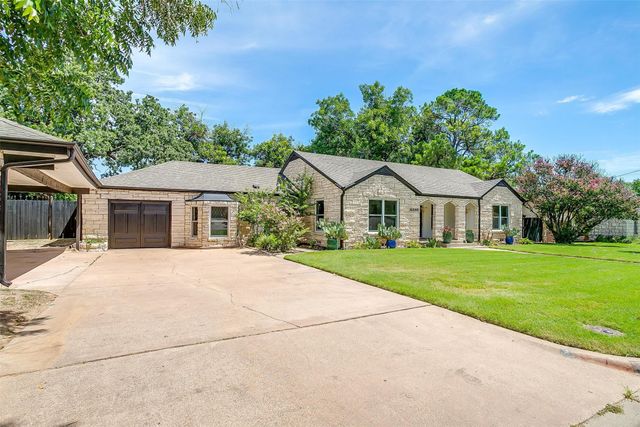 612 W Bluff, Granbury, TX 76048