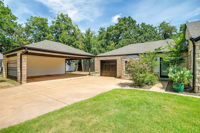 612 W Bluff, Granbury, TX 76048