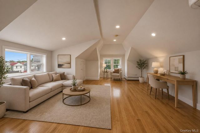 90-28 212th Street, Queens Village, NY 11428