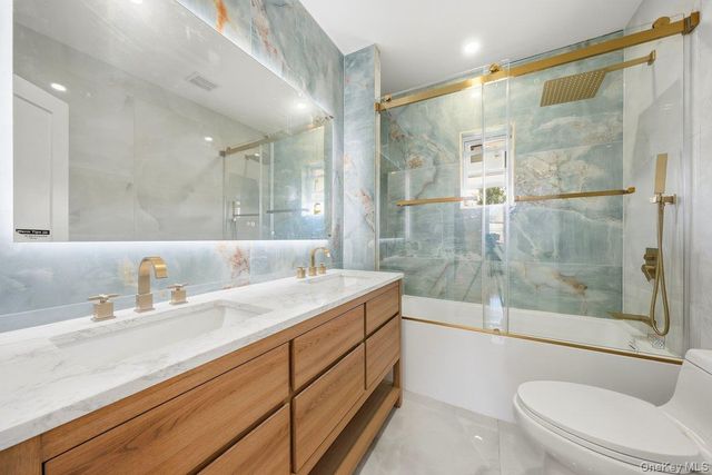 90-28 212th Street, Queens Village, NY 11428