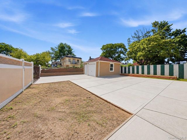 90-28 212th Street, Queens Village, NY 11428