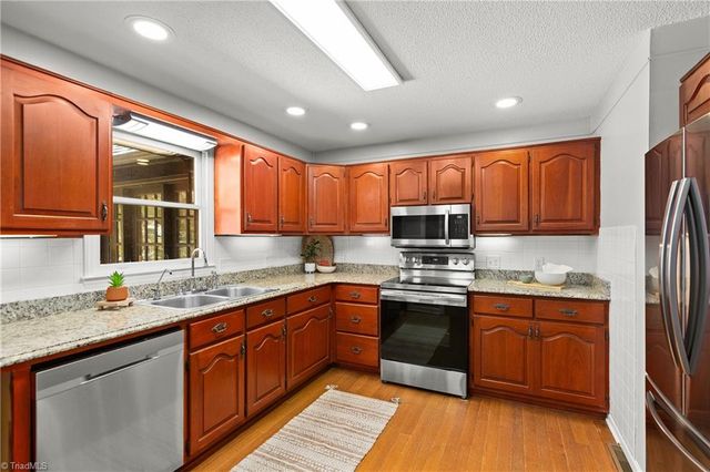 159 Maitland Court, Clemmons, NC 27012