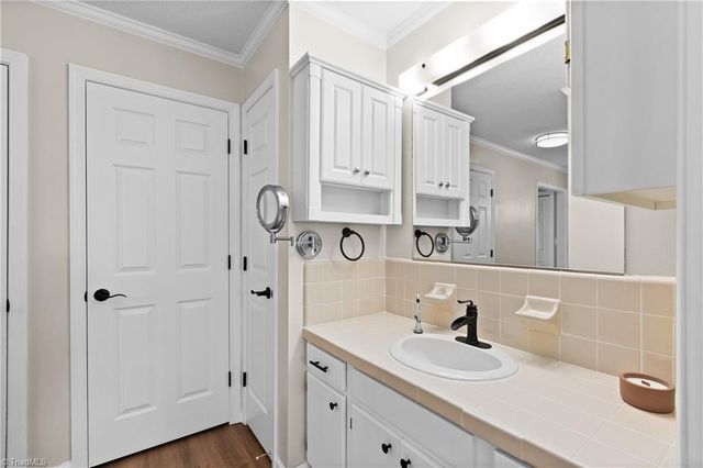 159 Maitland Court, Clemmons, NC 27012