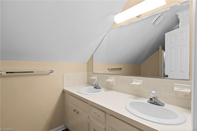 159 Maitland Court, Clemmons, NC 27012