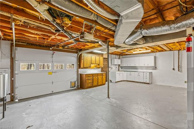 159 Maitland Court, Clemmons, NC 27012