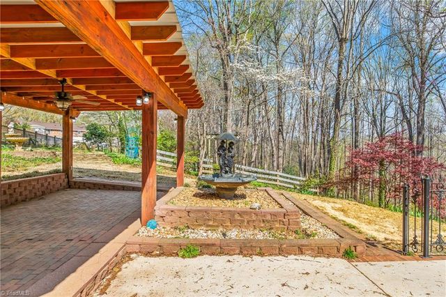 159 Maitland Court, Clemmons, NC 27012