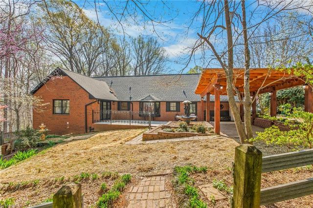 159 Maitland Court, Clemmons, NC 27012