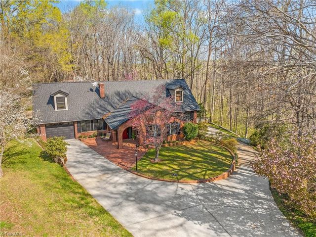 159 Maitland Court, Clemmons, NC 27012