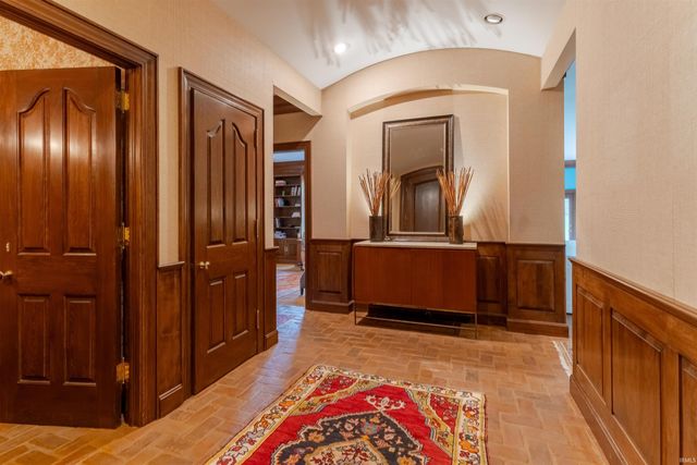 801 Wiltshire Drive, Evansville, IN 47715