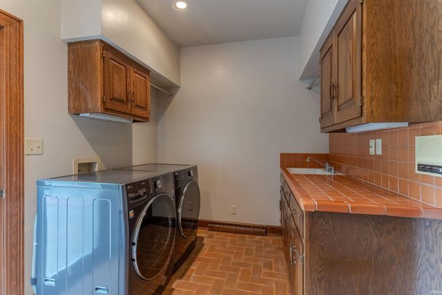 801 Wiltshire Drive, Evansville, IN 47715