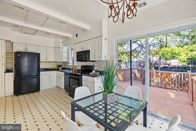 1526 POTOMAC AVE SE, Washington, DC 20003