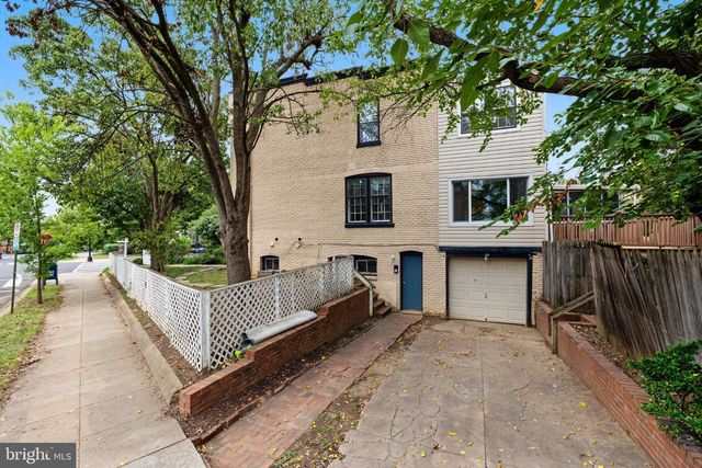 1526 POTOMAC AVE SE, Washington, DC 20003